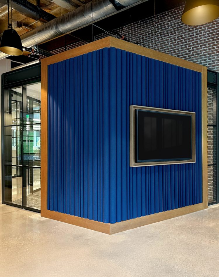 5.Hero-Slider_Sagano_blue-cube